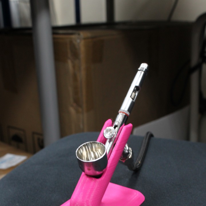 3D Printable Airbrush Stand by Kirby Downey