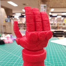 Picture of print of Right Hand of Doom (Hellboy) Cet objet imprimé a été téléchargé par Tyler Public Library