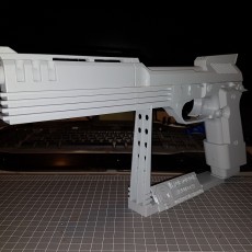 Picture of print of Auto9 Pistol from Robocop 这个打印已上传 Dale McIntyre