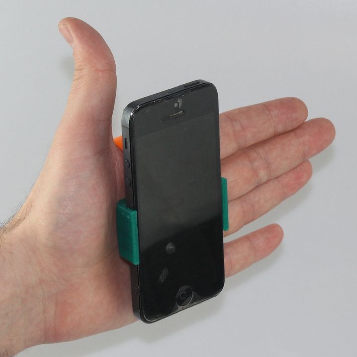 3D Printable plastic bottle opener for hand support by Luca Parmegiani