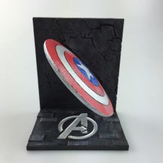 Picture of print of Captain America bookend This print has been uploaded by Laura Pantaleone