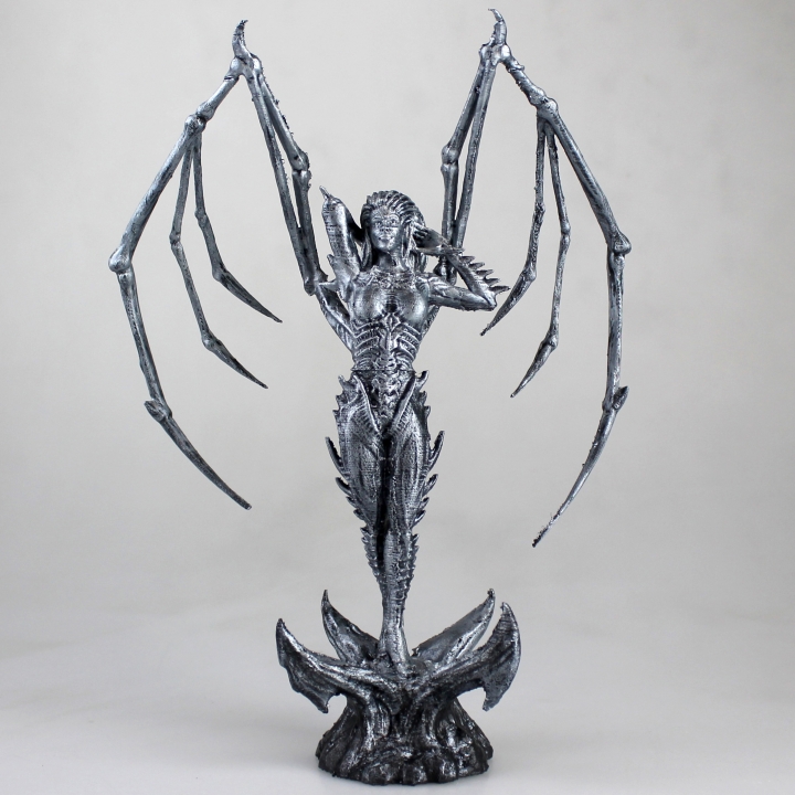 starcraft kerrigan statue
