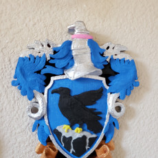 Picture of print of Ravenclaw Coat of Arms Wall/Desk Display - Harry Potter Questa stampa è stata caricata da Jeff LeBert