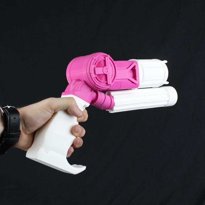 3D Printable batman vs superman grapple gun by Stefanos Anagnostopoulos