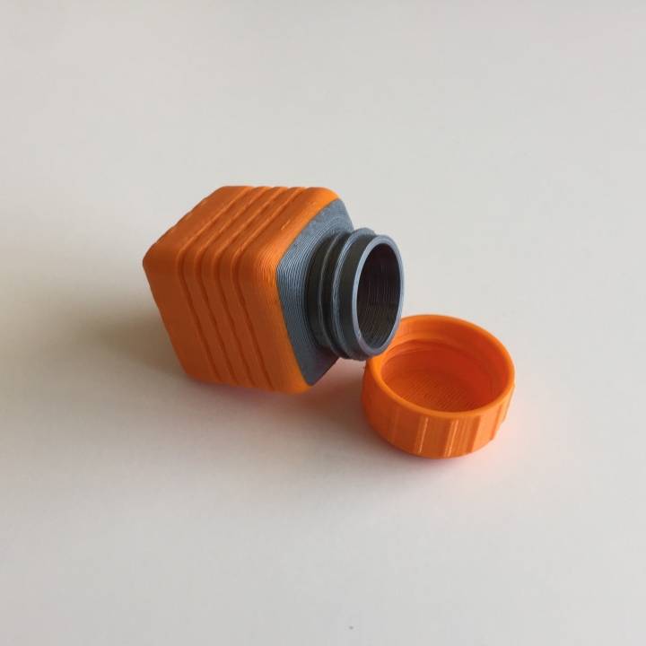 grafisk bekymre dekorere 3D Printable Bottle and Screw Cap 22 by David Mussaffi