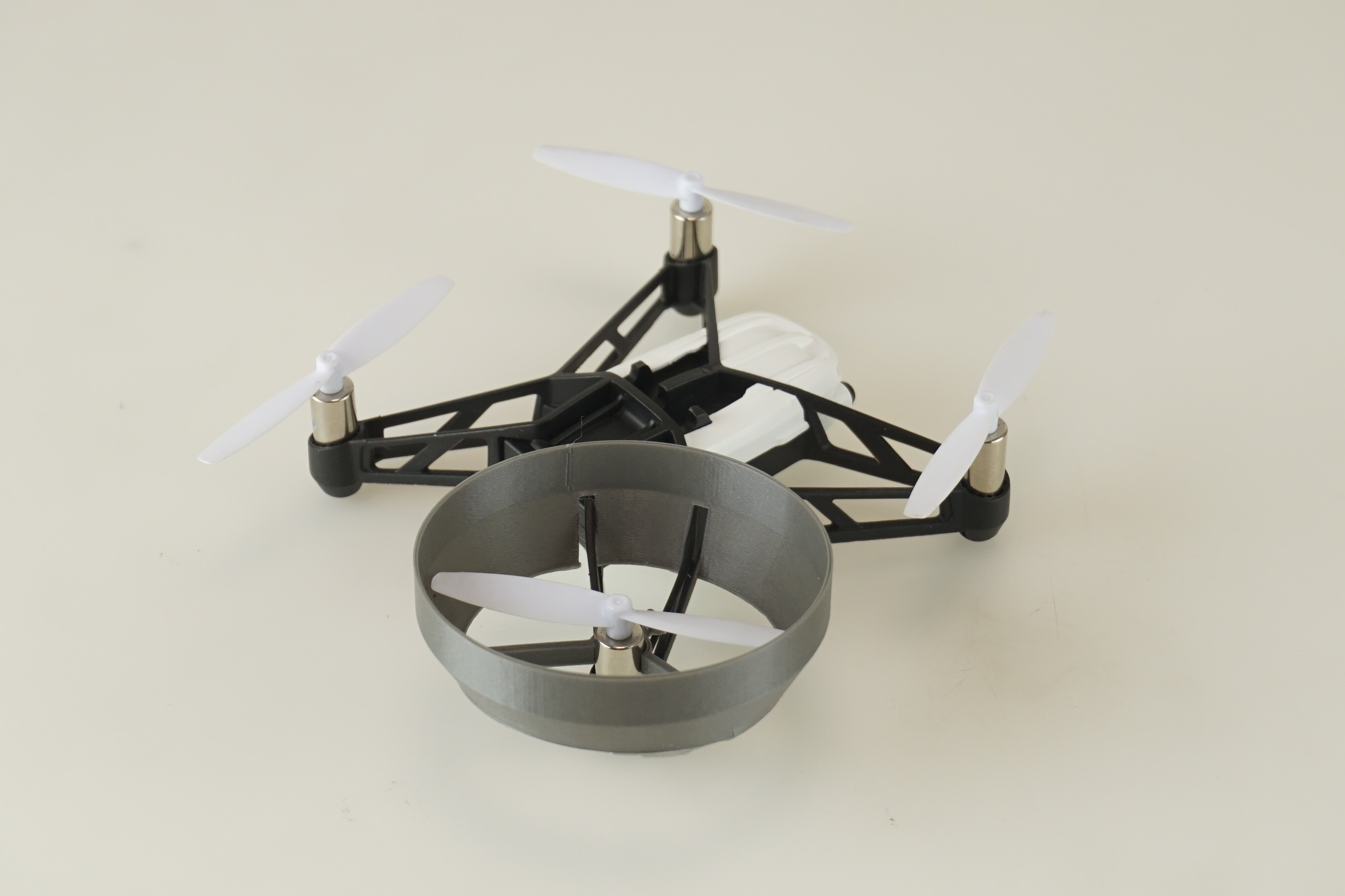 DUCTED FUN Parrot airborne mini drone