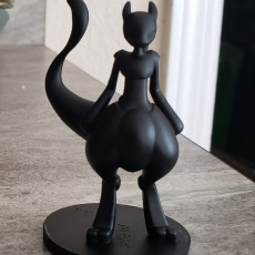 Picture of print of Mewtwo Figure