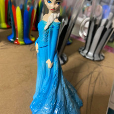 Picture of print of Elsa from 2013 Frozen This print has been uploaded by Arizona Coupé