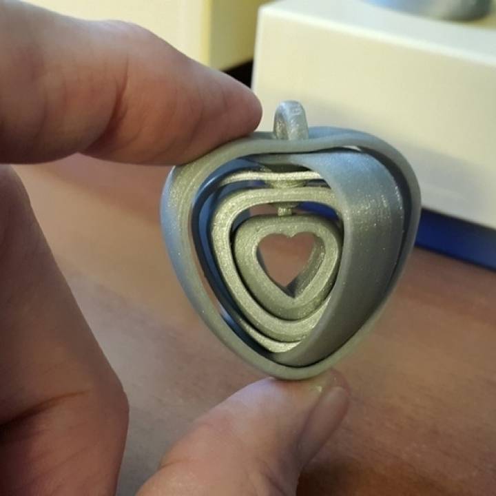 3D Printable Coeurs Tournants Liés - Turning Hearts by BA jp