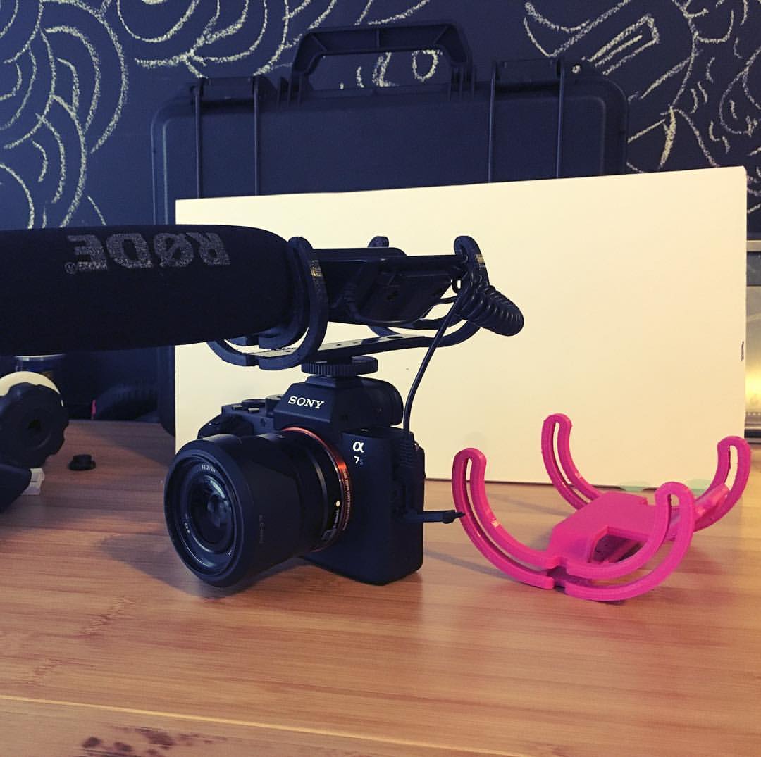 Rycote style cradle for classic rode videomic.