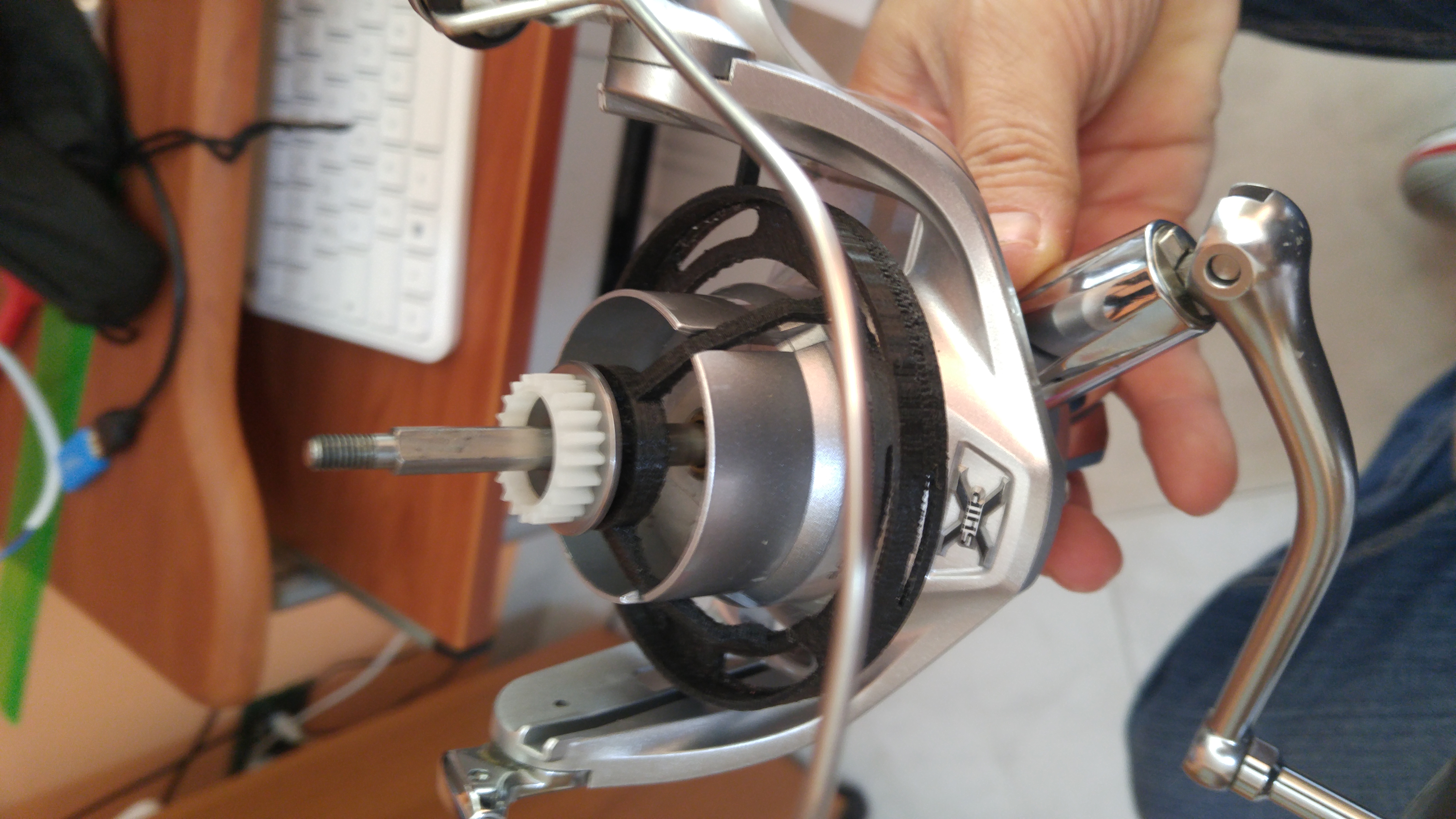 Support reel fishing rod model Shimano 6000