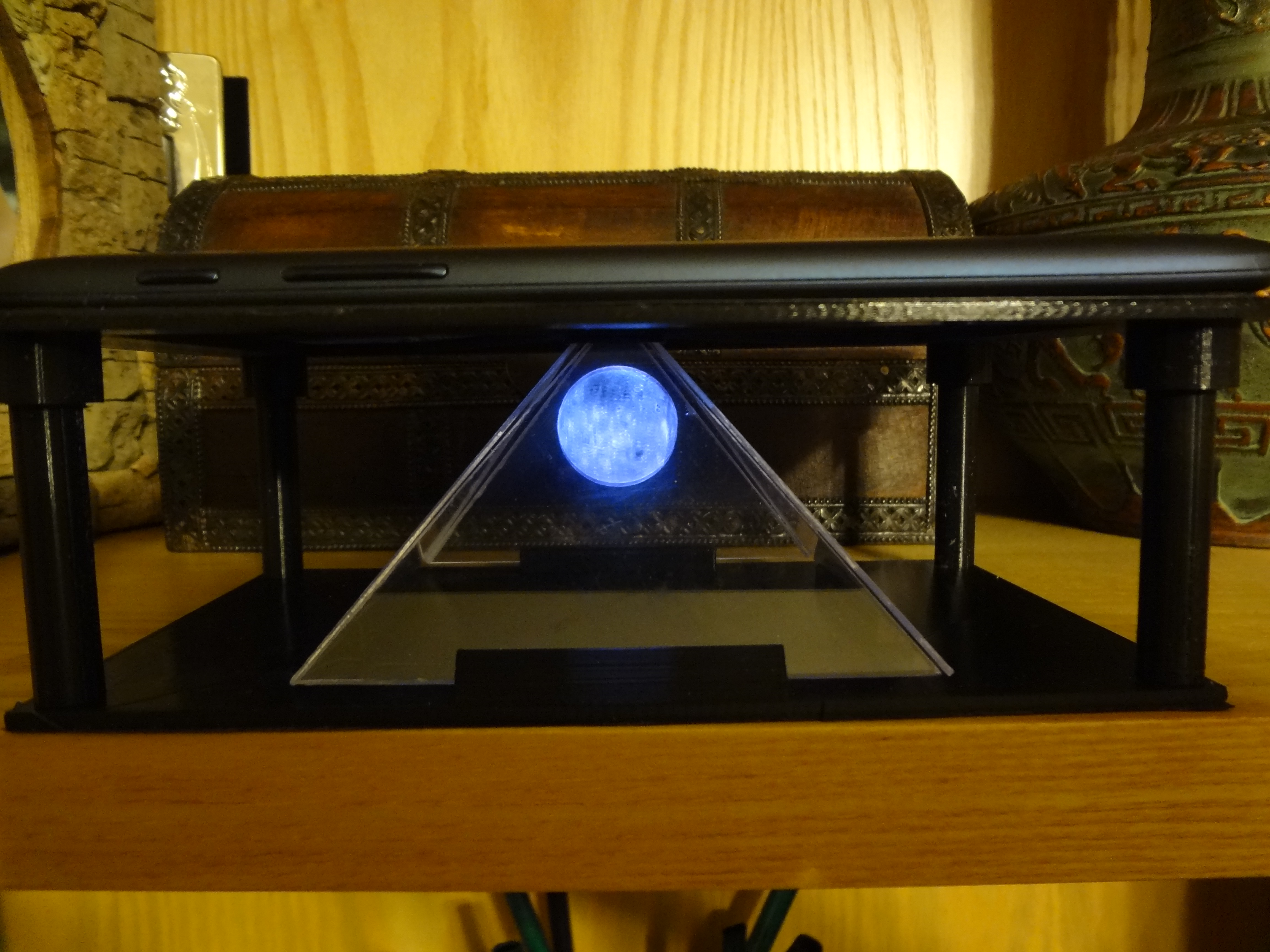 TREOLO 7 - Another holographic pyramid (Glue less)