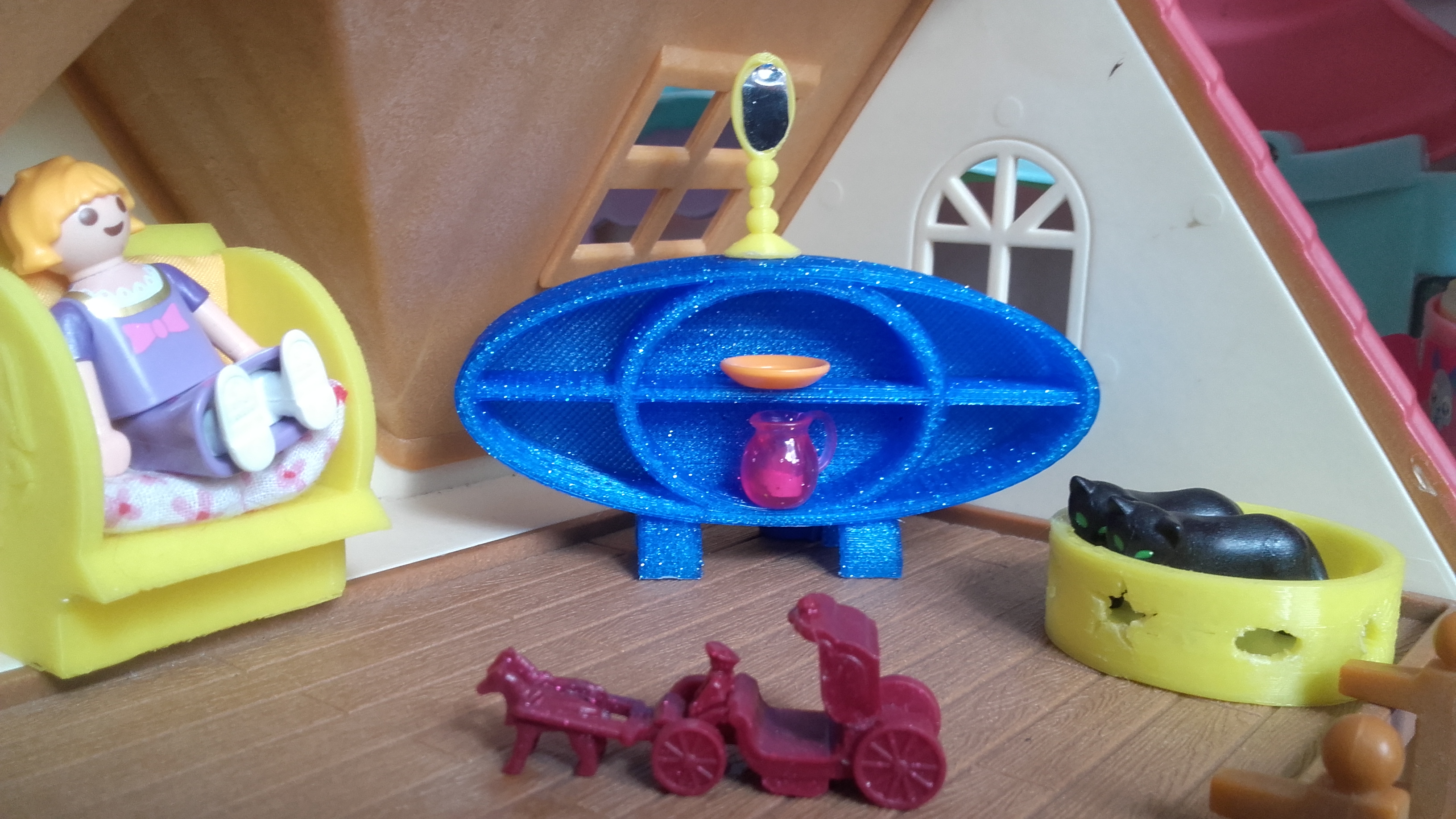 Small furniture for playmobil
