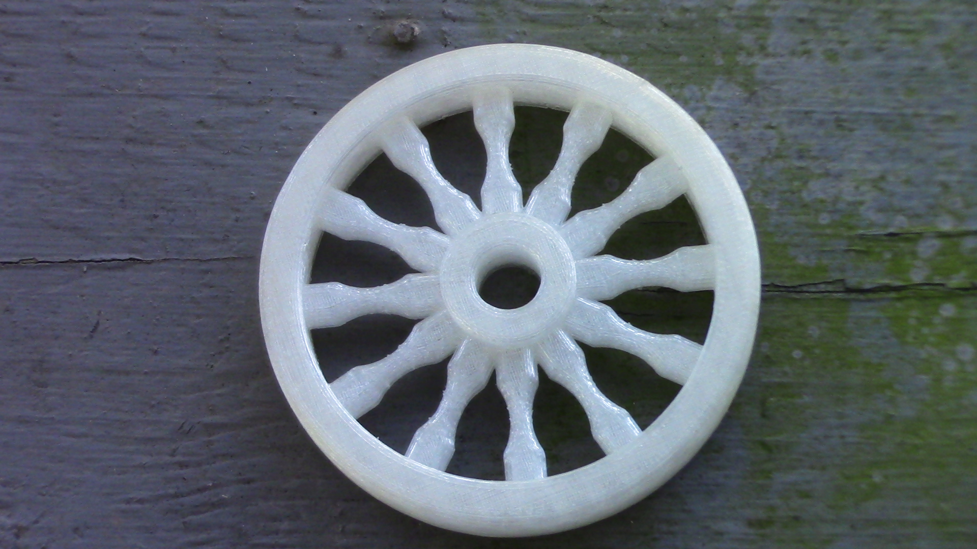 Wagon wheel pendant or ornament