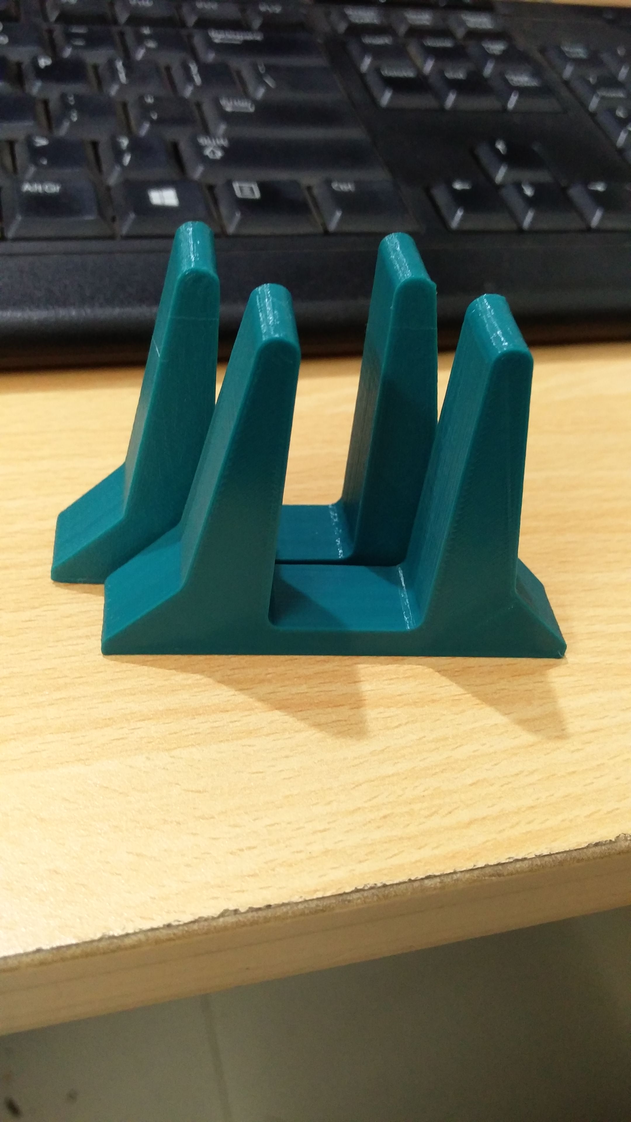 3D Printable Vertical Laptop Stand by Me3D
