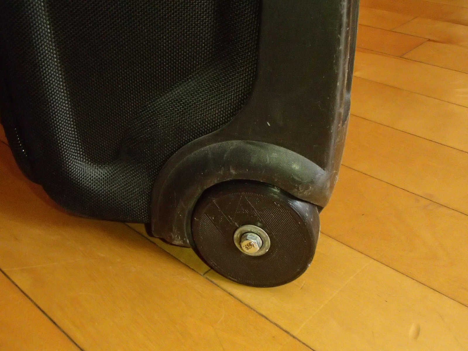 Swiss Gear luggage replacement wheel