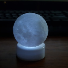 Picture of print of Moon Lamp Esta impresión fue cargada por Eric