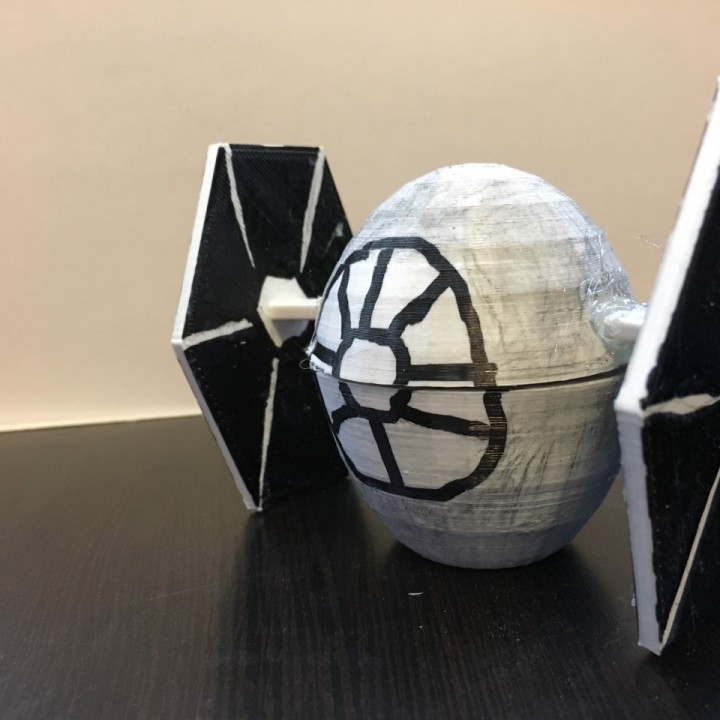 Easter Egg Challenge: TIE Fighter with BB-8 and R2D2 inside