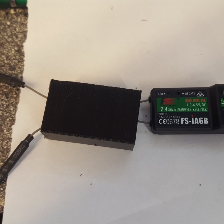 3D Printable mounting box for rc receiver FS_iA6B by Michael Kristensen