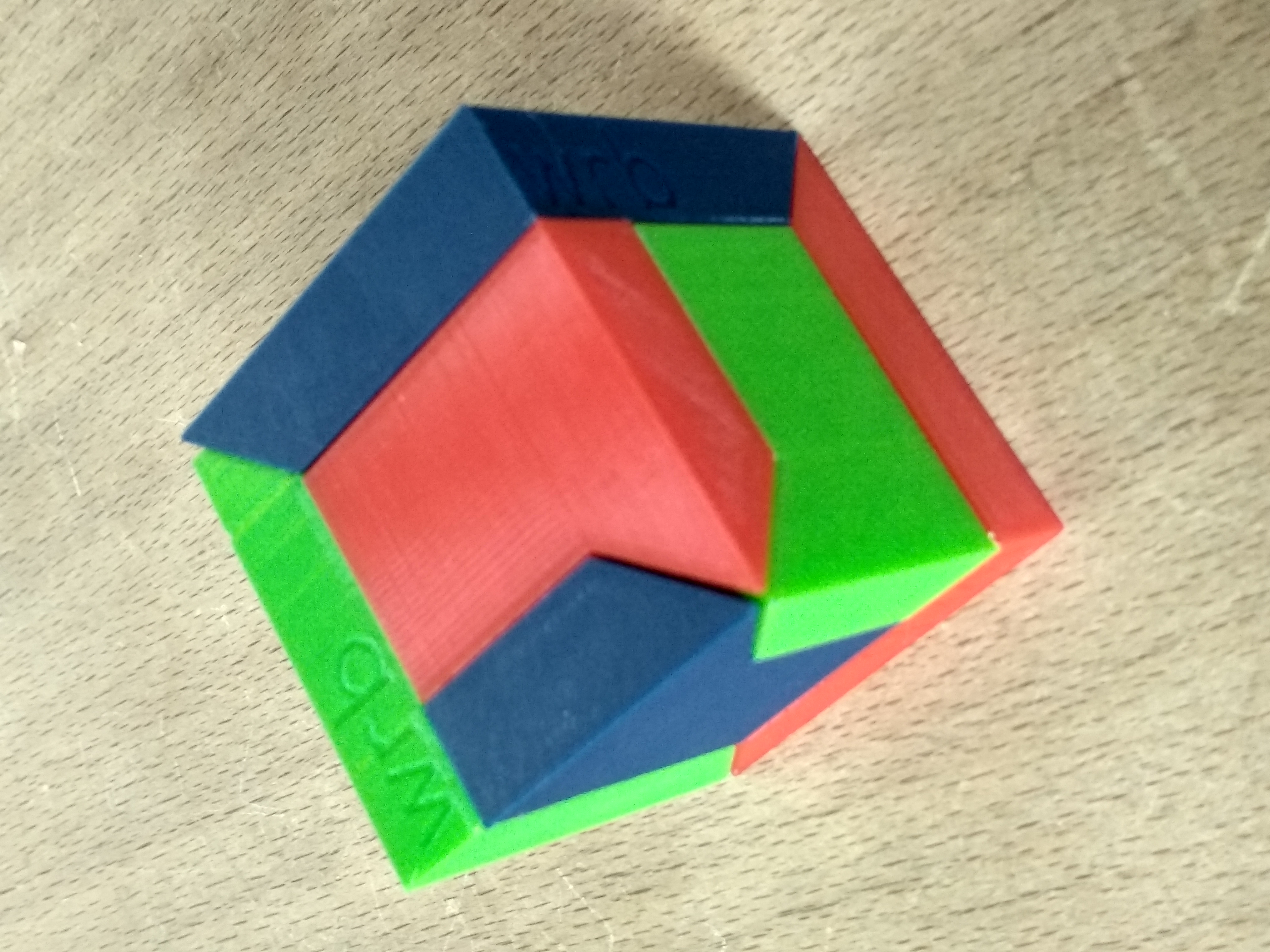 3D Printable Puzzle Cube (easy print no support) by WildRoseBuilds