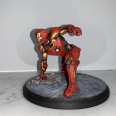 Picture of print of Iron Man MK42 - Super Hero Landing Pose --- with lights This print has been uploaded by Daniele Fortini