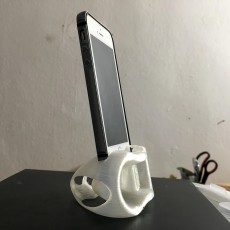 Picture of print of iPhone 6 or 7 Passive speaker amplifier and charging dock This print has been uploaded by Michele Paini