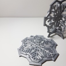 Picture of print of Spinning snowflake tree ornament