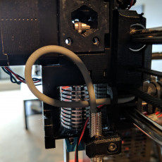 Picture of print of Prusa i3 Mk2.5-Mk3 Extruder, Body and Cover R3 rework to align filament path - Eliminates squeaking - Improves flexible filament reliability Cet objet imprimé a été téléchargé par Vlad