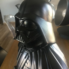 Picture of print of Darth Vader bust Questa stampa è stata caricata da G Jordan