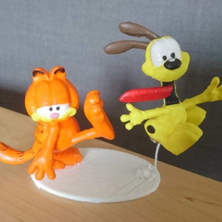 Garfield kicks odie