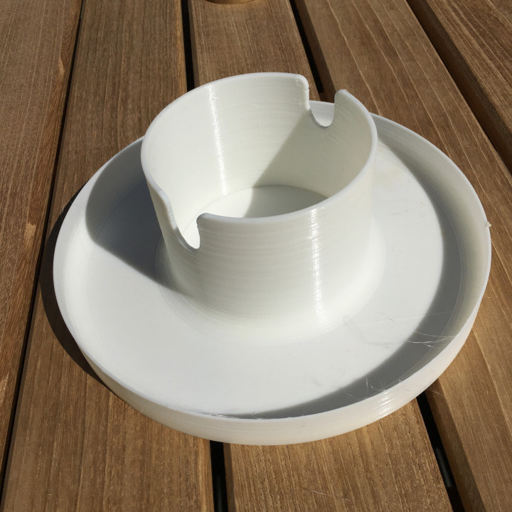 3D Printable spill proof cup holder by Eli Lewis