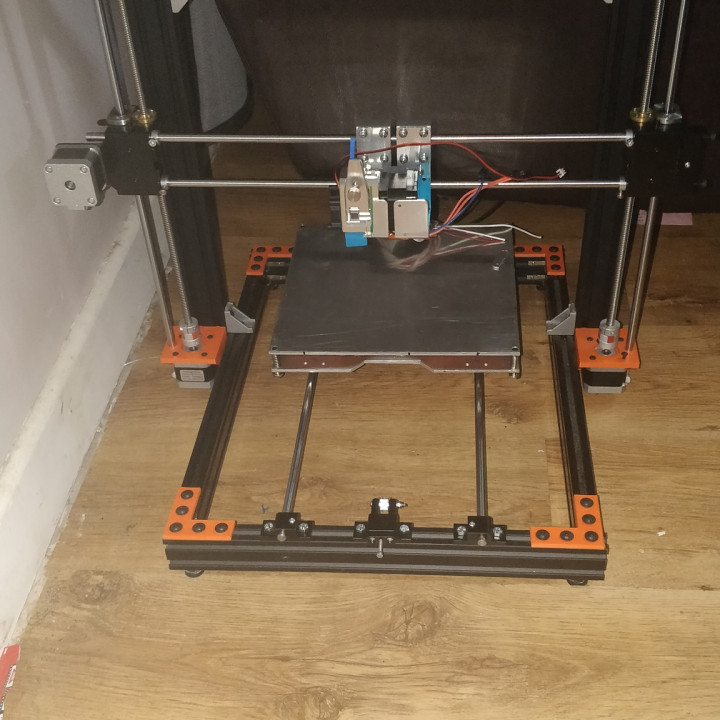 AM8MU (Guide to enlarging the AM8 style build 3D printers)