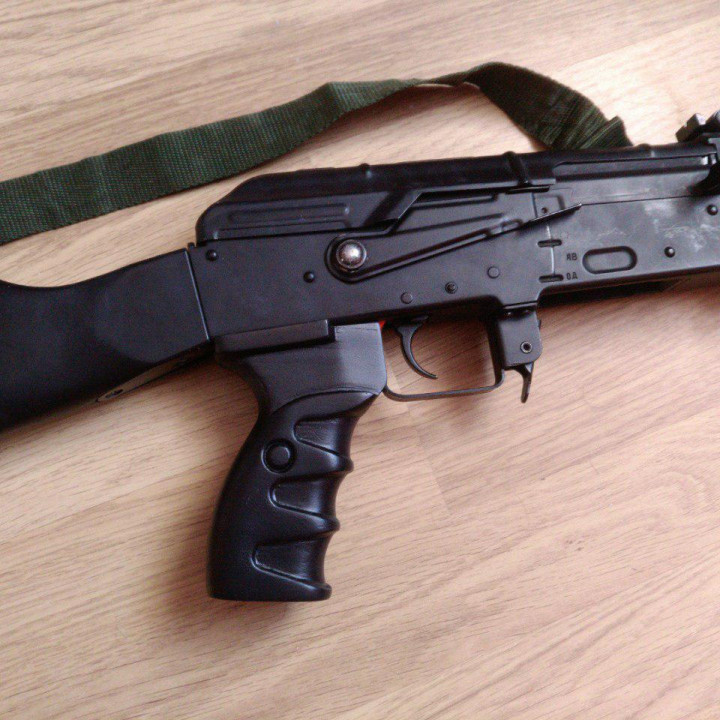 AK 12 GRIP
