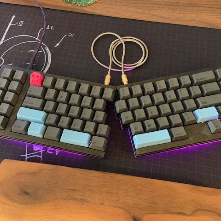 Quefrency keyboard - macro left/65% right case