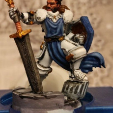 Picture of print of Male Paladin - Human/Half-orc (32mm scale miniature) This print has been uploaded by Nicolò Sfriso