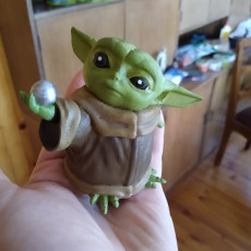 Picture of print of baby yoda with ball This print has been uploaded by Patricio Mancilla Cifuentes