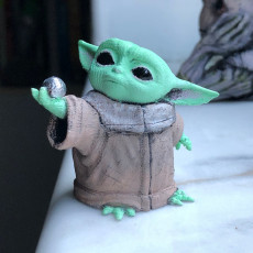 Picture of print of baby yoda with ball This print has been uploaded by Daniele Caccavale