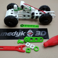 Picture of print of STEMFIE rubber-band-driven car