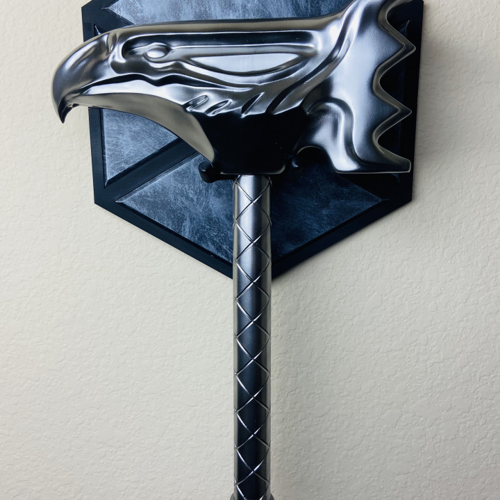 Destiny Titan Hammer of Sol w/ mount