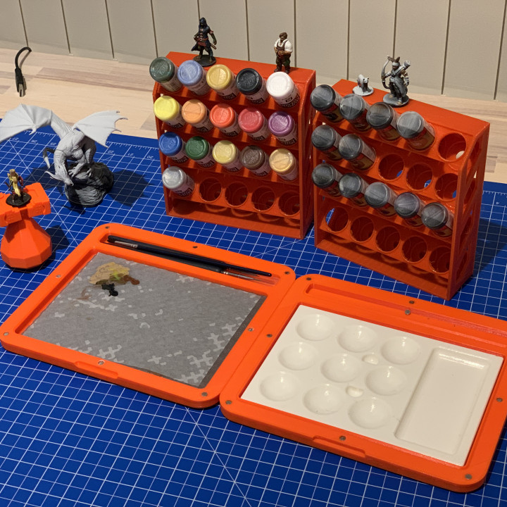 3D Printable Modular Wet Palette with brush storage and dry palette by  Kasper Laursen