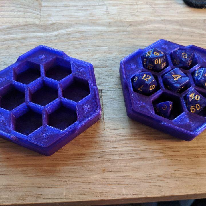 Hexagonal Dice Box with magnets