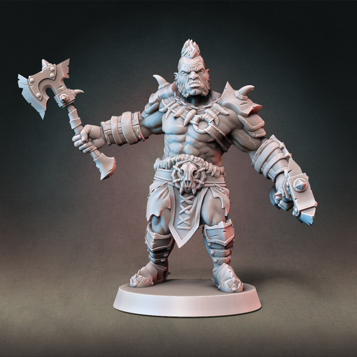 $7.00Half-orc Barbarian Type A w/ Modular Hands + 4 Weapons (Presupported)