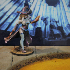 Picture of print of Witch Hunter pin-up mini diorama part 1 This print has been uploaded by Natalia M deAvila Pires