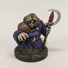 Picture of print of Dwarven Female Sorceress Miniature