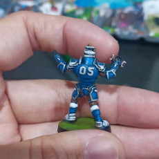 Picture of print of 05 human thrower Fantasy Football 32mm
