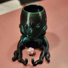 Picture of print of Cthulhu Dice tower